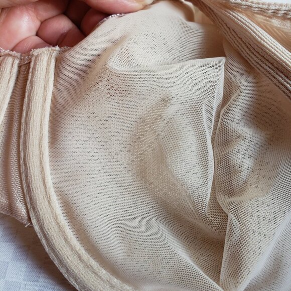 Wacoal Minimizer Underwire Bra - size: 38C - Picture 8 of 12